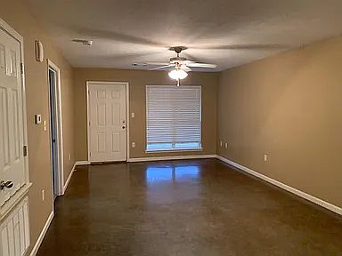 3rd image of 3945 Sydney Dr