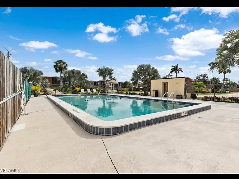 1525 Park Meadows Dr #4 — Photo 11