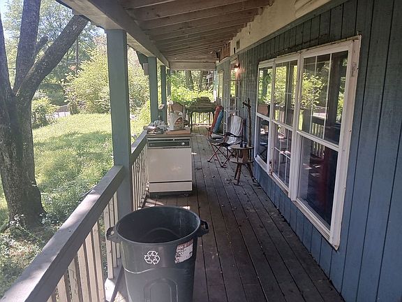 5th image of 1013 Barnes Dr