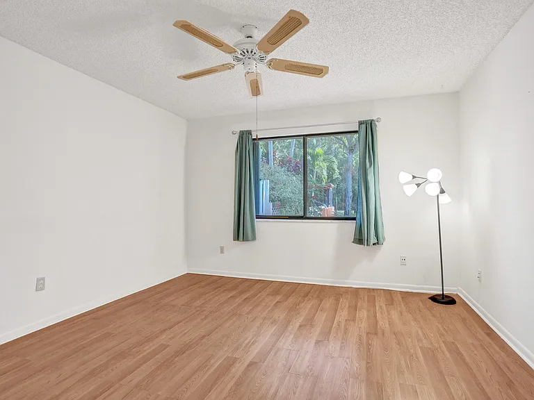78 Mayfair Ln #78 — Photo 12