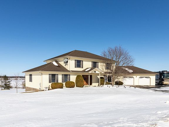 2nd image of 65 Sparrowhawk Point Rd