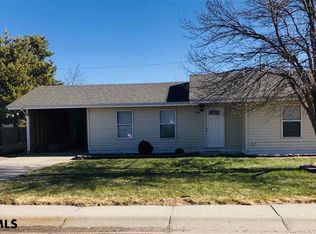 490 5th St, Gering, NE 69341