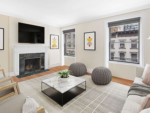 2nd image of 135 W 58th St APT 5A
