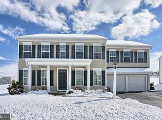 7079 Creek Crossing Dr, Harrisburg, PA 17111