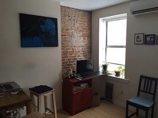 Rented by Premier Metro Realty Corp | media 29