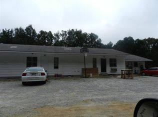 1 Powell Lake Rd, Trenton, TN 38382