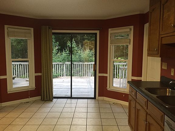 4th image of 137 Wood Creek Ct
