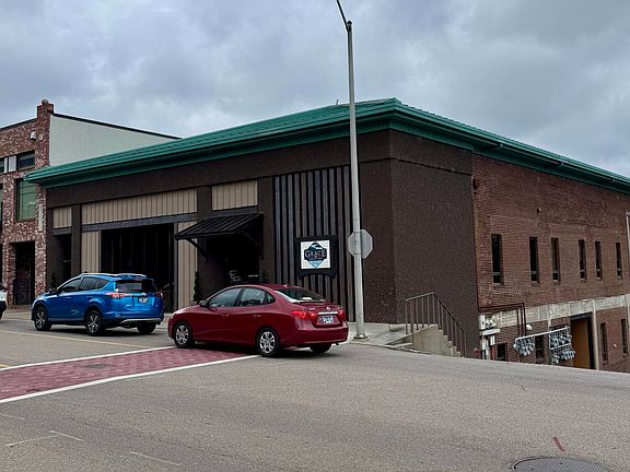 2nd image of 161 E Harper Ave