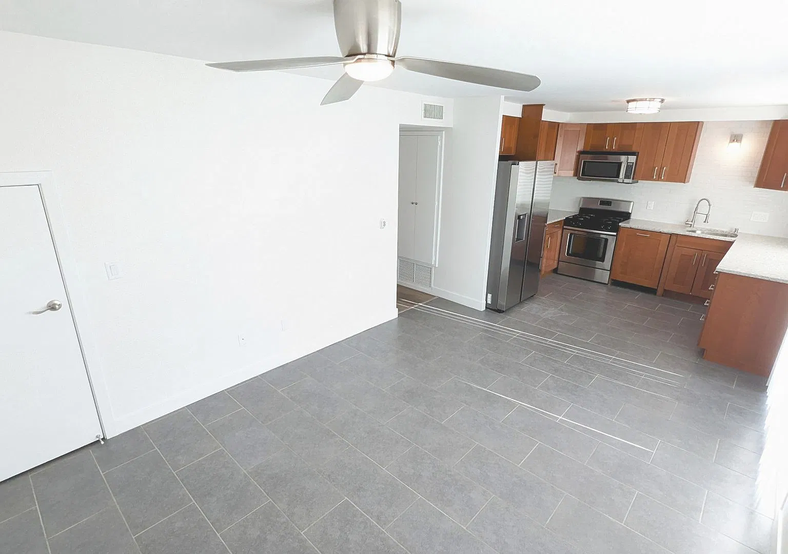 Tierrasanta 4 bedroom 2.5 bath, Garage, Upgraded! — Photo 4