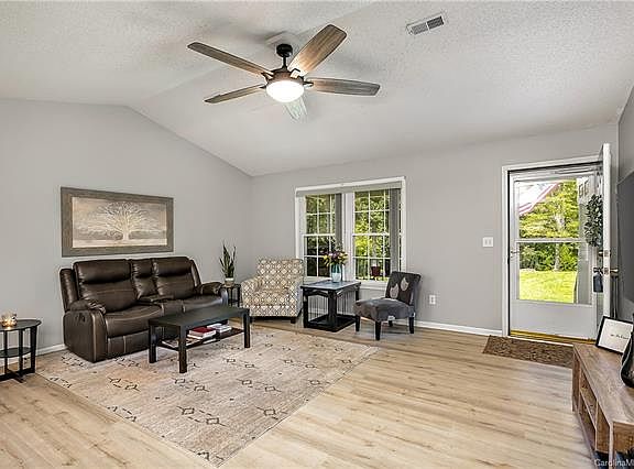 4th image of 133 Penstomen Blvd #15