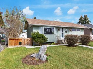 2728 W 45th St SW, Calgary, AB T3E 3T4