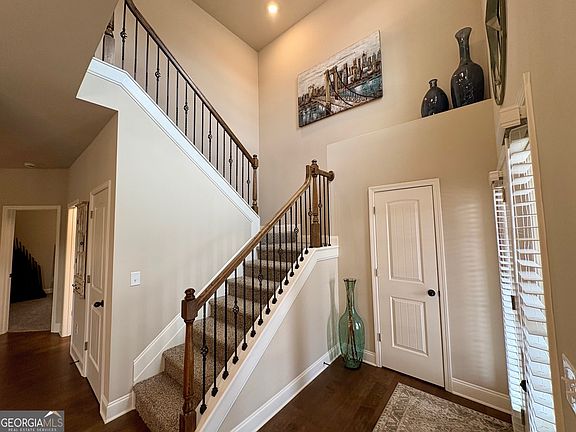 4th image of 966 Lakeview Oaks Ct #27-B