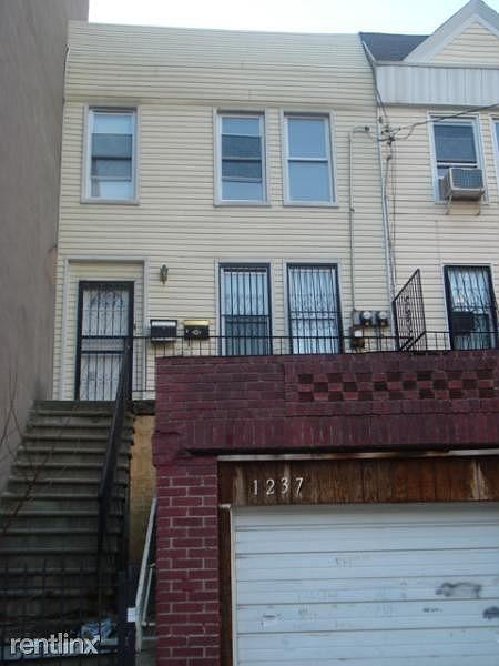 1237-1239 Fulton B