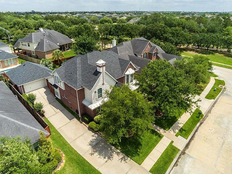 12406 Santiago Cove Ln — Photo 45