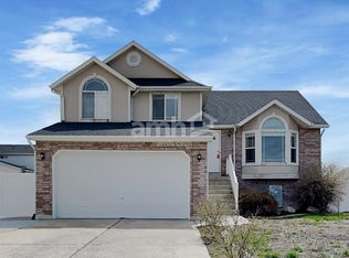 2883 W 2415 N, Clinton, UT 84015