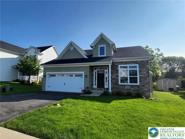 133 Oakwood Dr, Whitehall, PA 18052