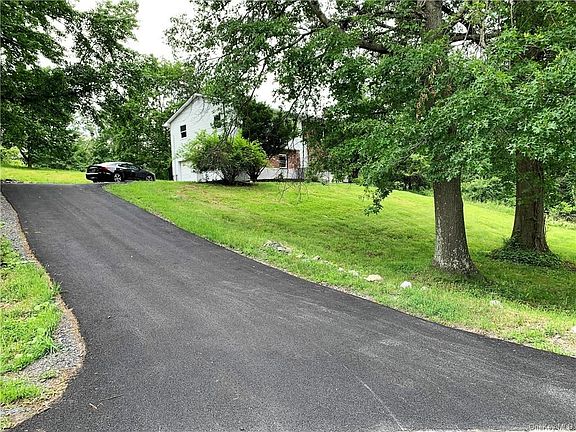 5th image of 28 Houtman Dr