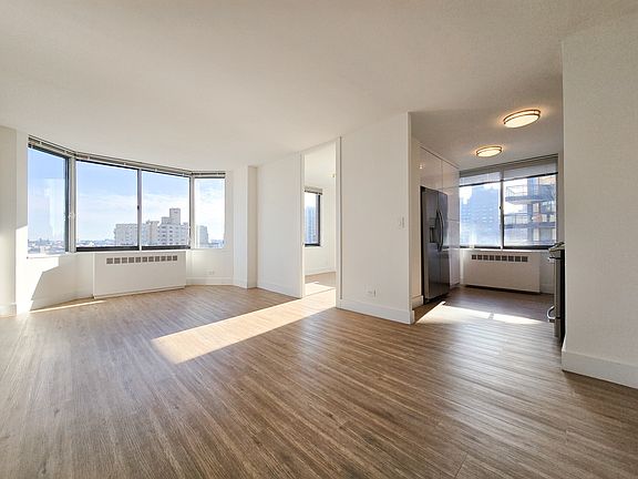 4th image of 1735 York Ave APT 31C