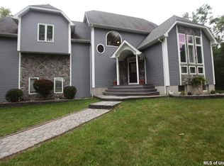 13 Morning Star Dr, New Paltz, NY 12561