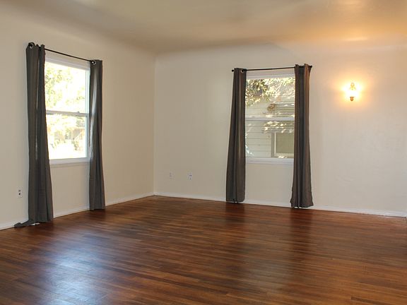 4th image of 20 Lincoln Ave