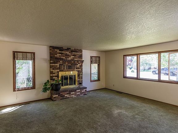 2nd image of 410 N 22nd Ave