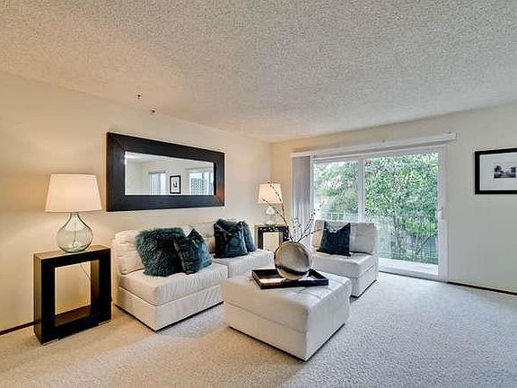 2nd image of 819 N Humboldt St APT 301