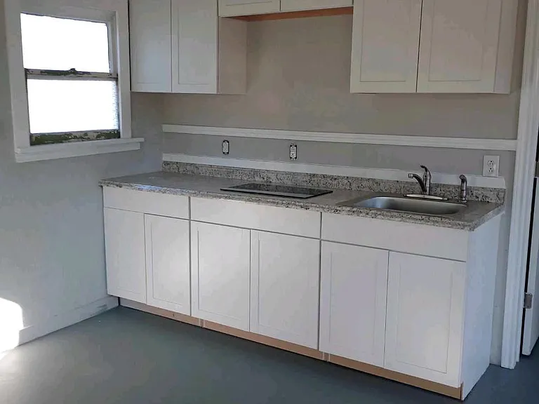 111 SW 3rd St — Photo 2