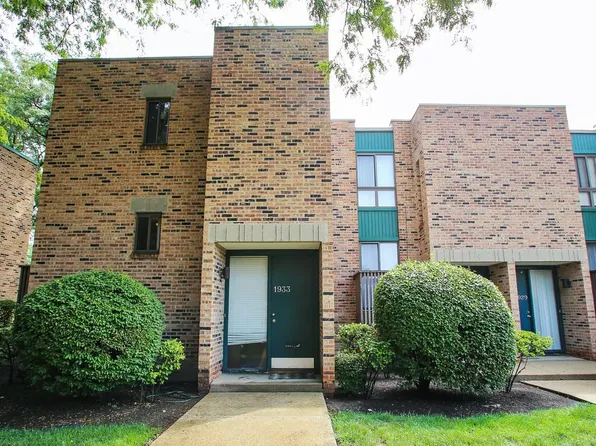 1933 Song Sparrow Ct, Schaumburg, IL 60173