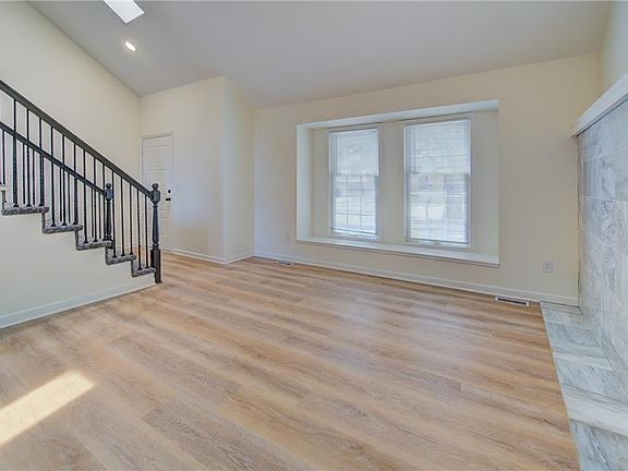 3rd image of 10119 N Wyandotte St