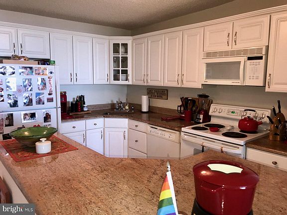4th image of 233 S 6th St #1708