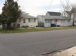 207 7th Ave, Seaside Heights, NJ 08751