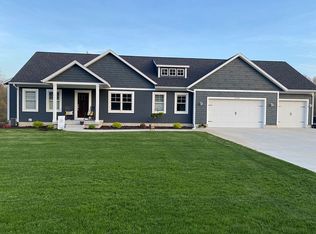 5539 Heritage Dr, Whitehall, MI 49461