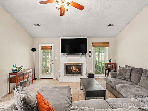 5th image of 4300 Saxonbury Way