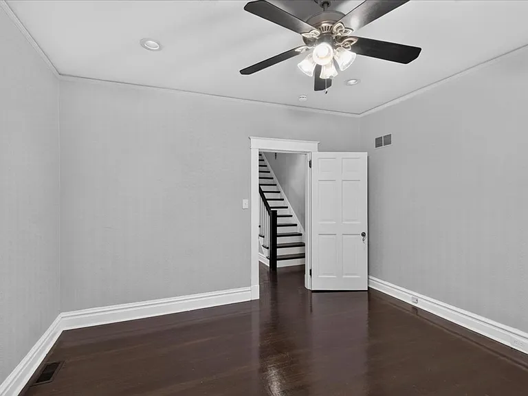 7325 Sutherland Ave — Photo 28