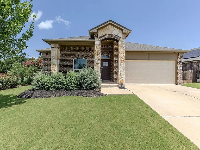 2205 Singletree Bnd — Photo 1
