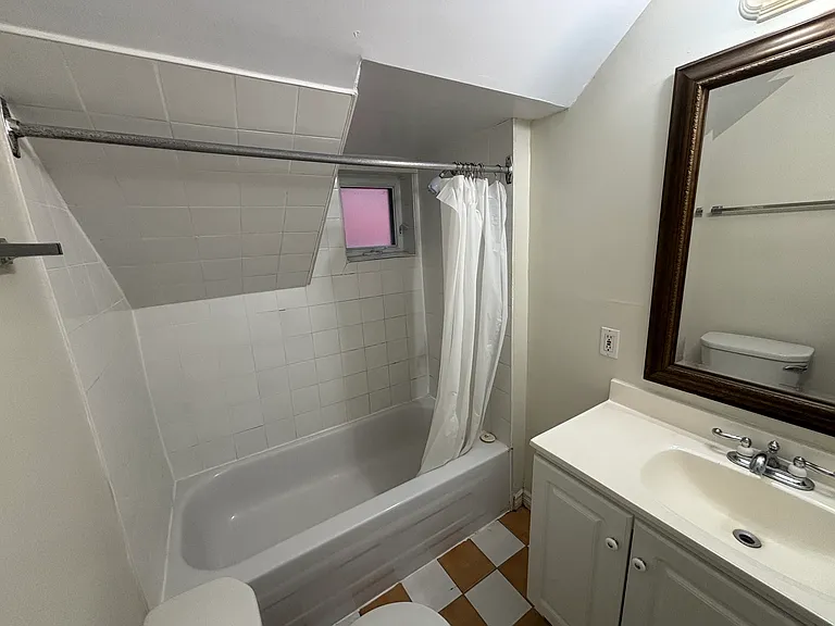 335 Nepean St — Photo 11