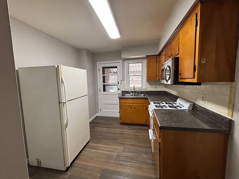 8 Rip Rap Rd — Photo 3