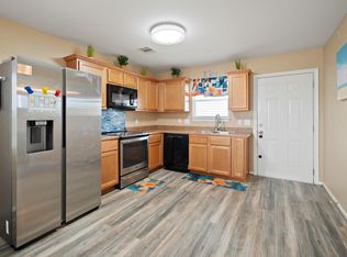 2302 103rd St, Galveston, TX 77554