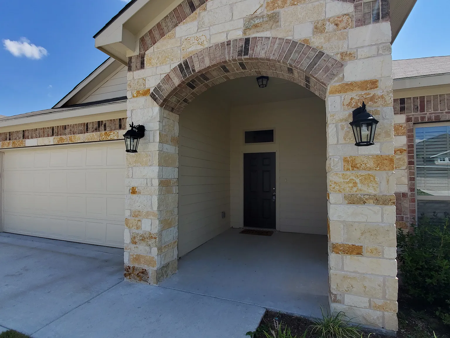 3 bed, 1722 sqft, $1,700 — Photo 2
