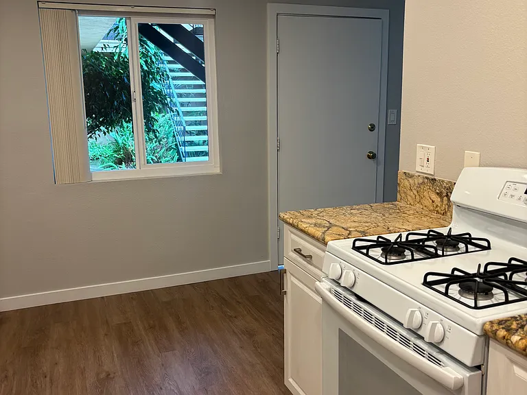 521 La Cadena Way #1 — Photo 3