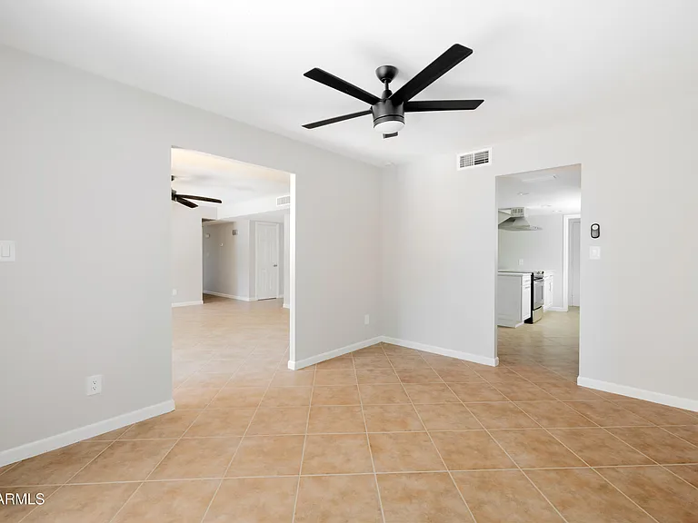 8643 E Palo Verde Dr — Photo 9