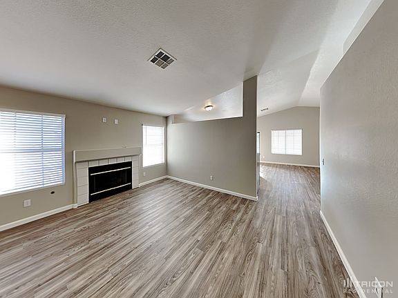 3rd image of 4185 Lucas Ave