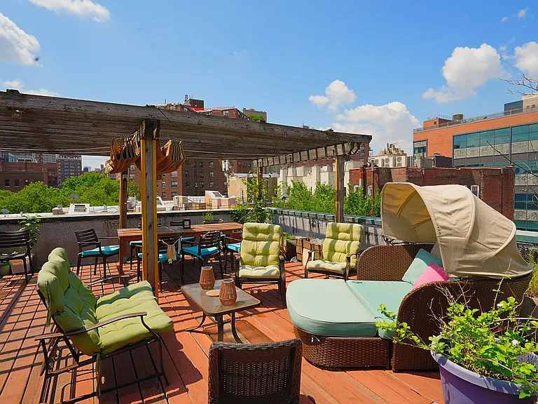 158 E 100th St #6R — Photo 1