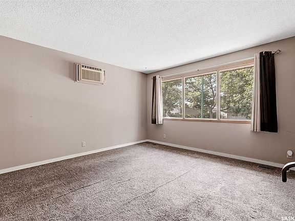 5th image of 158 Read AVENUE