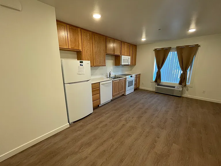 609 N Water St #104 — Photo 6