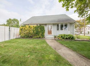 16 Ketcham Ave, Hicksville, NY 11801