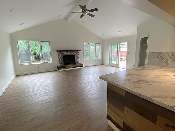 4th image of 8707 Holly Dr