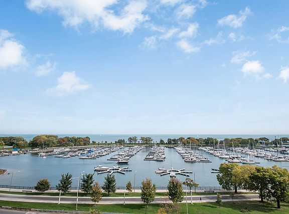 5th image of 3410 N Lake Shore Dr APT 10D