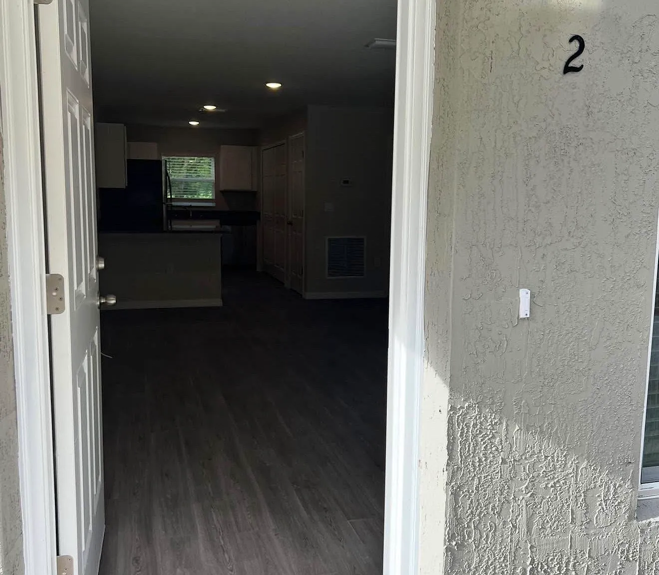 2 bed, $1,400 — Photo 2