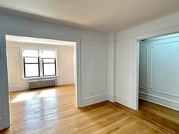 2nd image of 41-21 Denman St #1